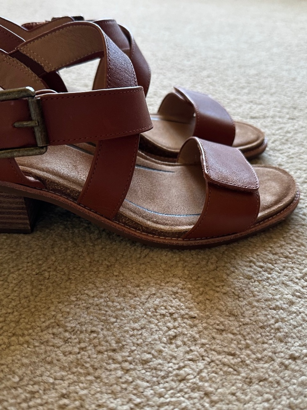 Aetrex Tan Leather Sandals, size 8.5, adjustable width, stack heel - Picture 9 of 10
